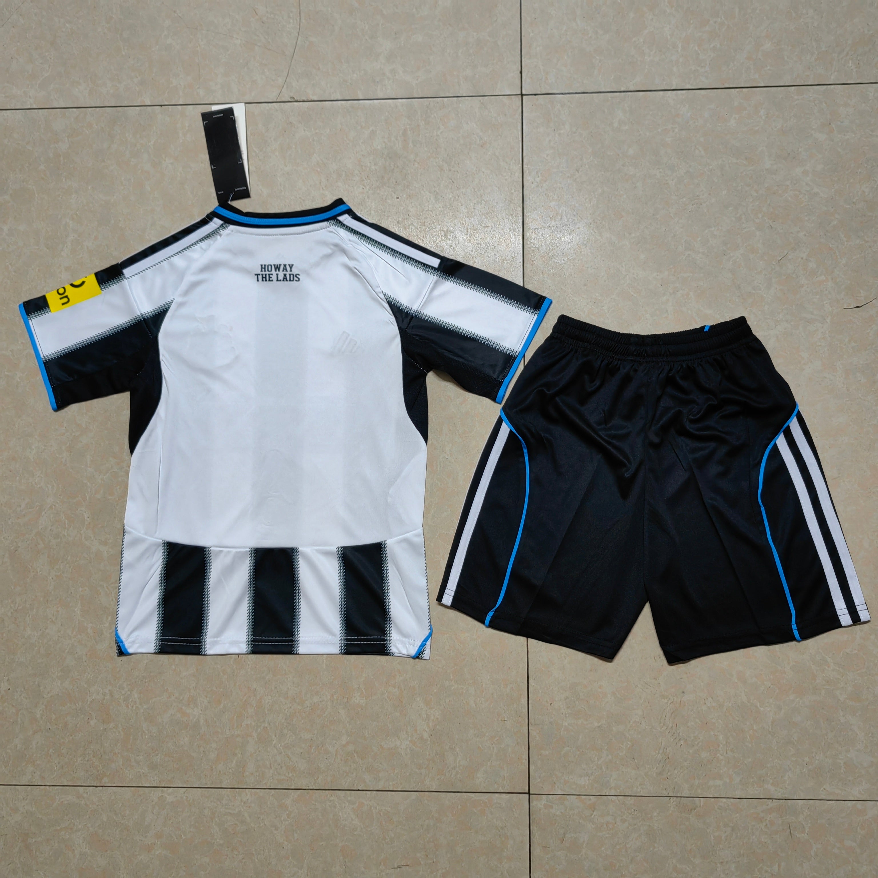 25/26 Newcastle Kids Home Kit