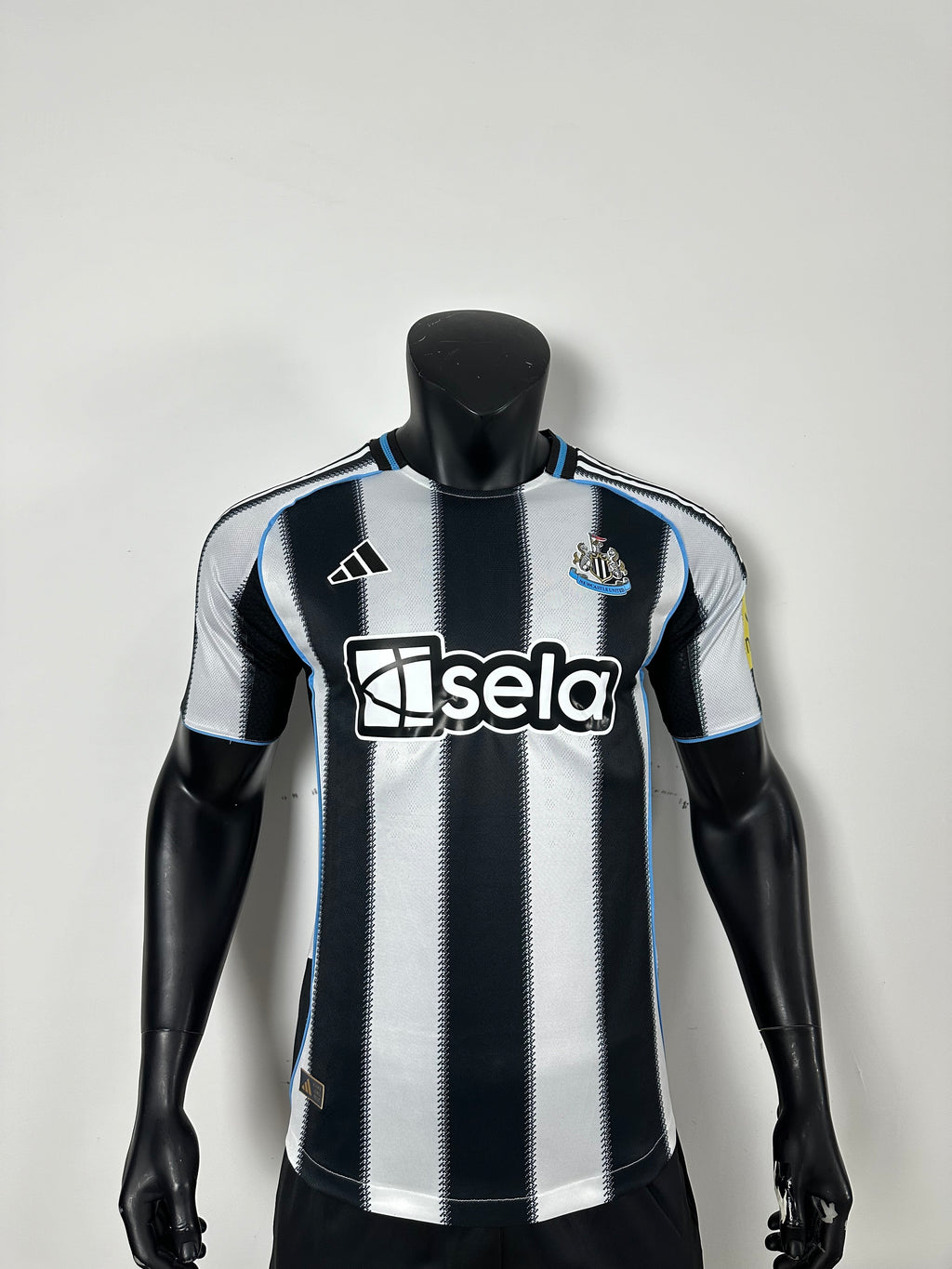 25/26 Newcastle Home Kit