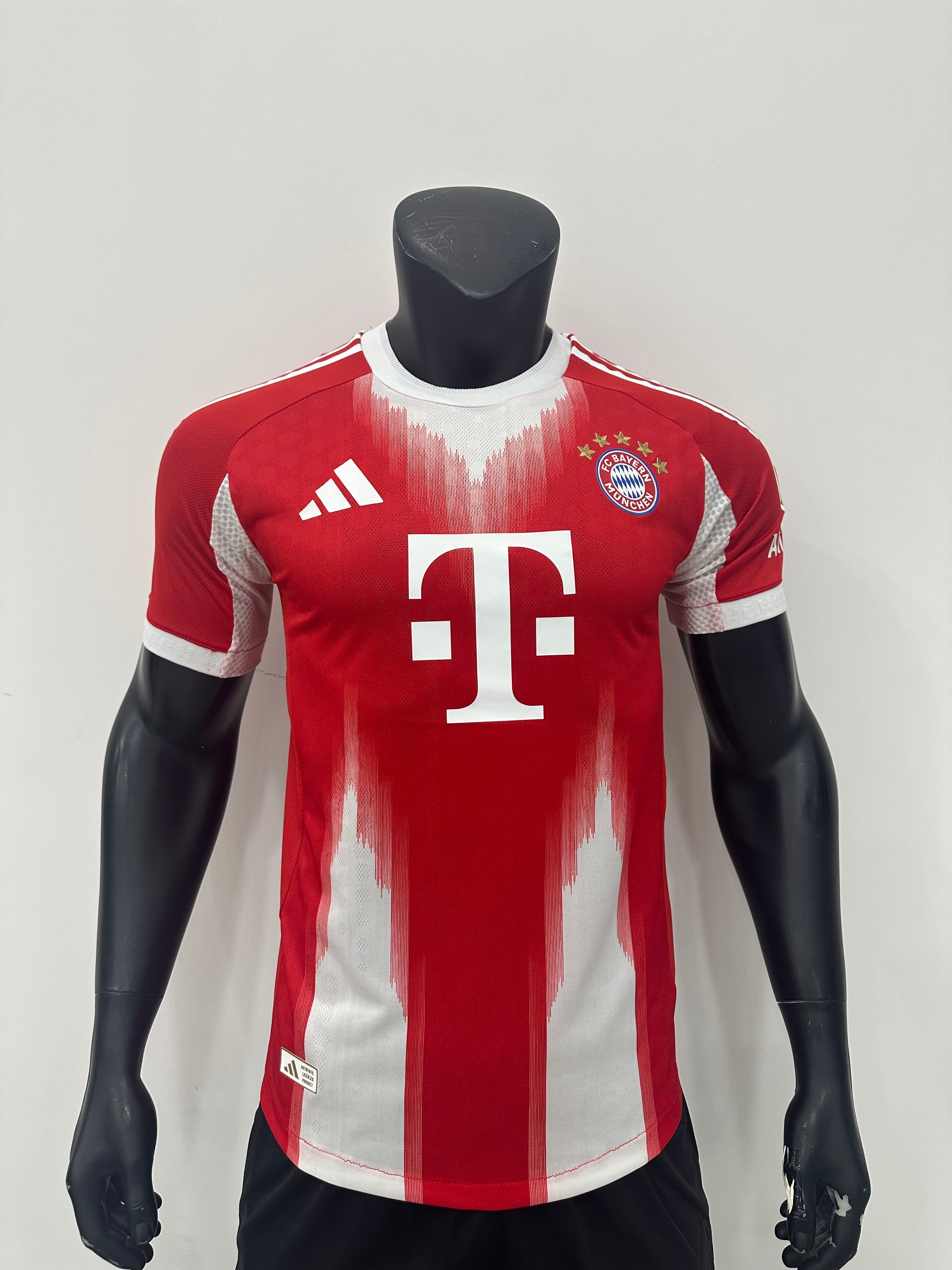 25/26 Bayern Munich Home Kit